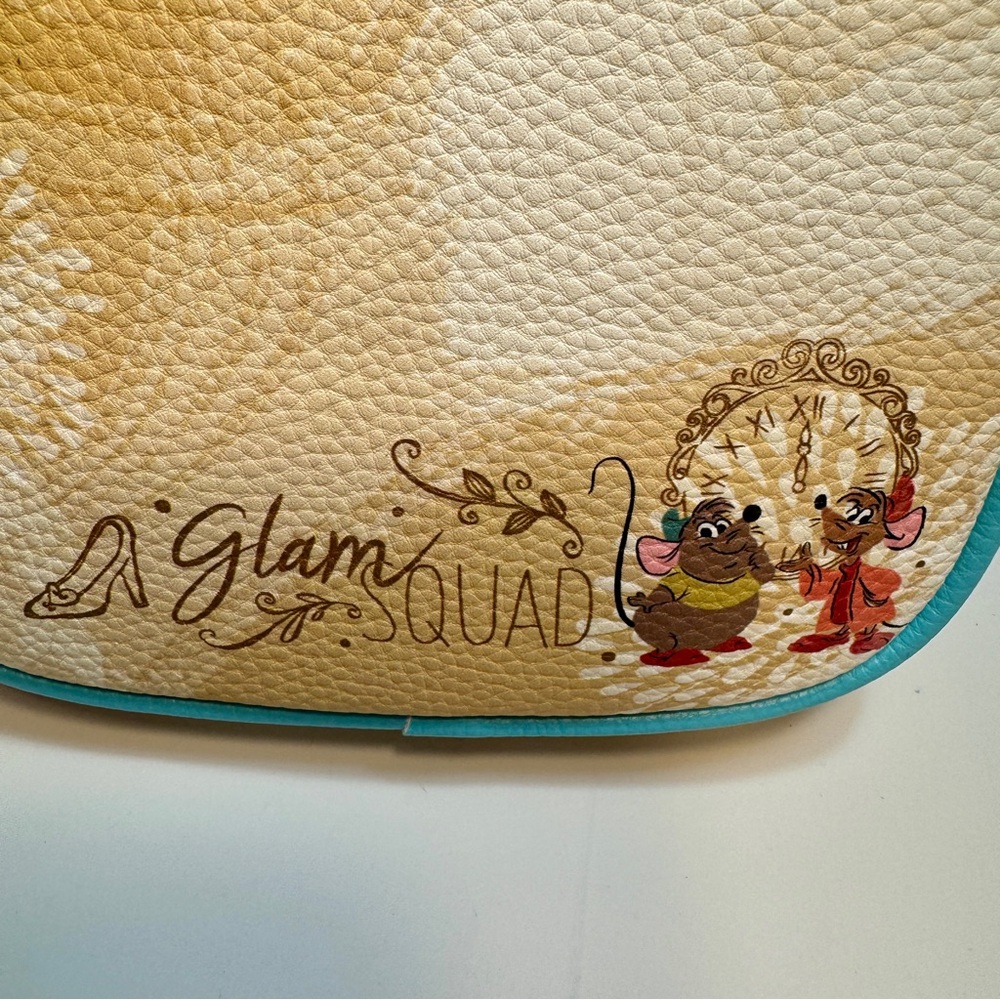 NWT. WondaPop Luxe Disney Cinderella Crossbody Bag. pebble vegan leather. - Picture 9 of 16